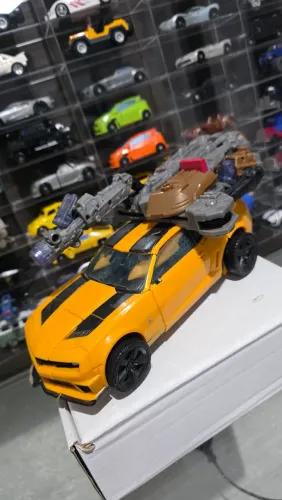 Transformers Leader Class Bumblebee Dark Of The Moon