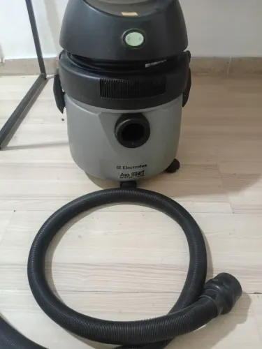 Aspirador de pó Electrolux funcionando