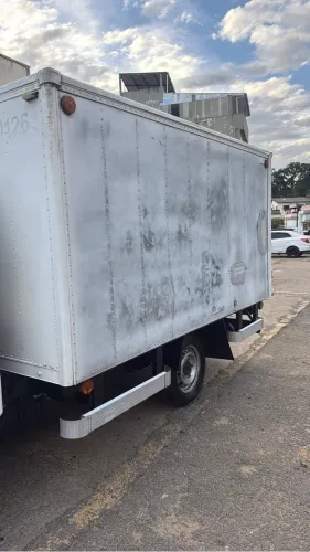 Vendo dois baús para KIA BONGO