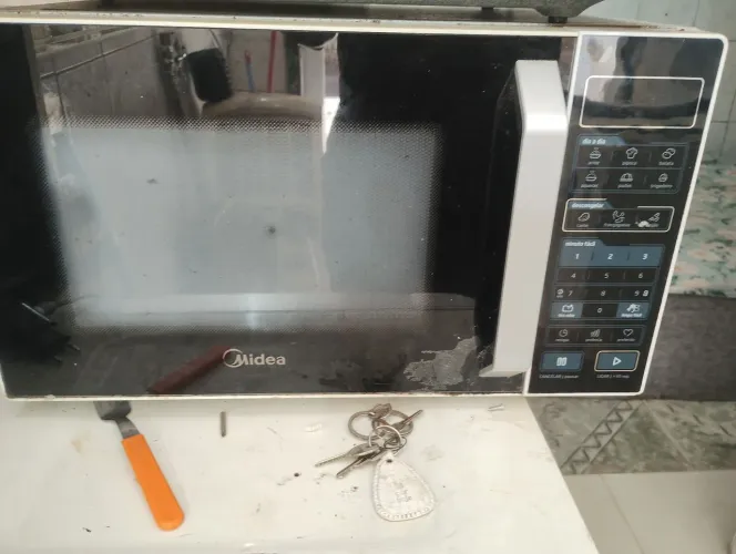 Vendo microondas Midea
