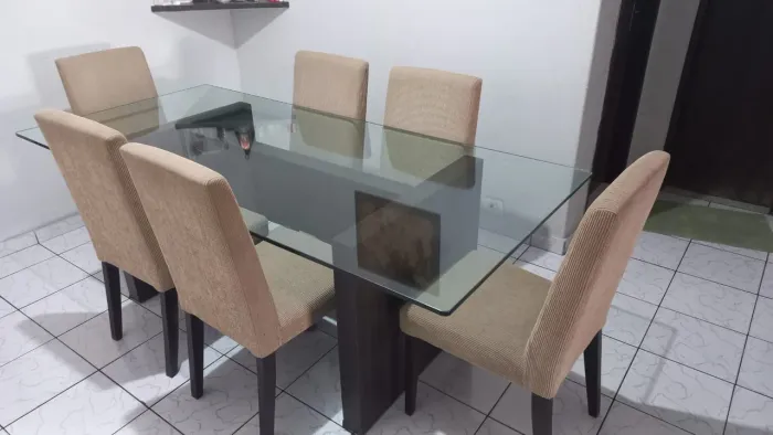 Mesa de jantar c/seis lugares 