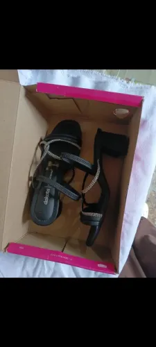 Sandalias novas quero vender logo