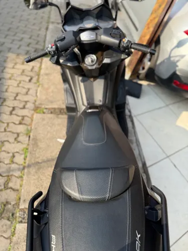 Vendo ou troco AK 550i