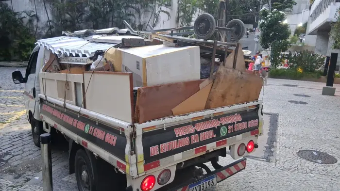 Entulhos, Resto de Obras, Fretes, Mudanças