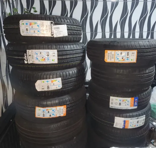 Lote com 12 pneus várias medidas