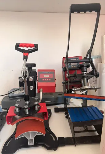 Máquinas de personalização ( copos , caneta e boné ) 