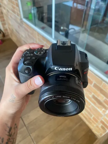 Câmera cânon sl3