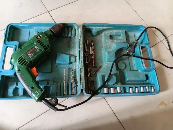 Furadeira c defeito