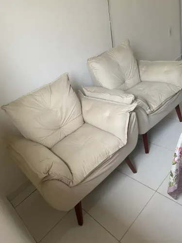 2 Poltronas estofadas