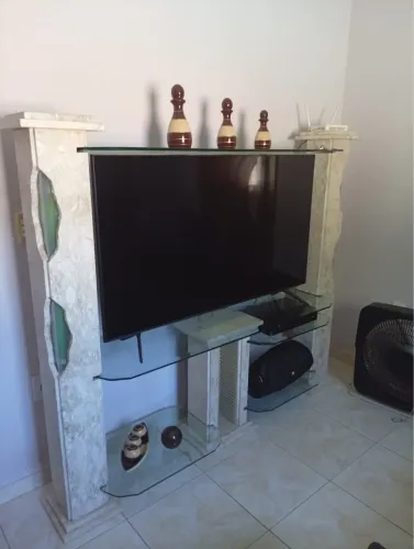 Estante em GRANITO para sala ou quarto 