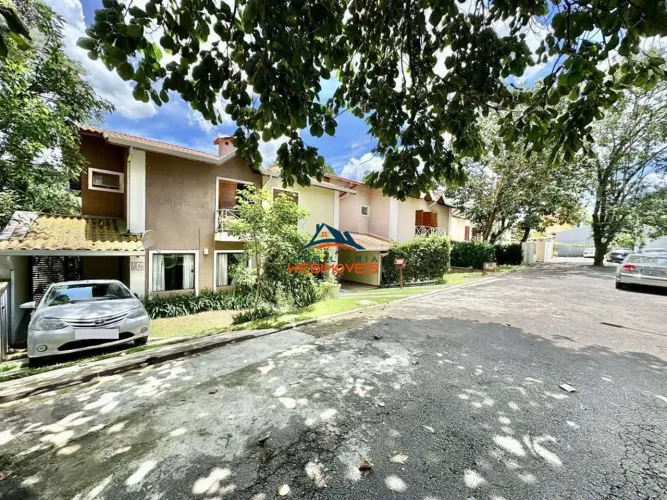Casa em Condomínio à Venda em Carapicuíba-SP, Jardim Ana Estela: 3 Quartos, 1 Suíte, 3 Sal