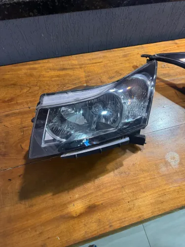 Farol do Chevrolet cruze 2012 original