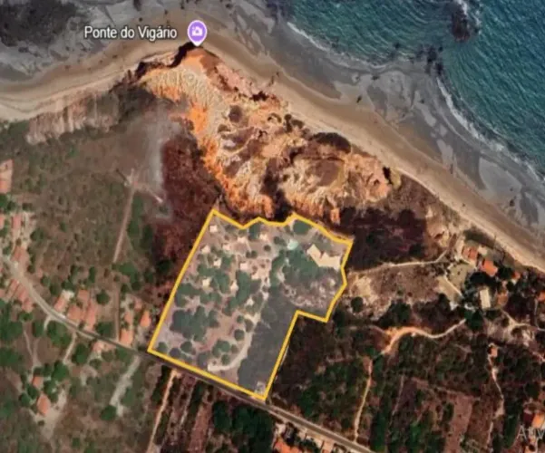 VENDO:  Excelente Terreno de 34.000 m² c 200m aprox. de frente para o MAR - Icapuí - CE