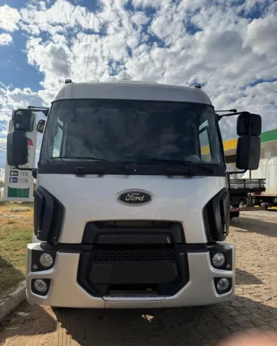 Caminhão Ford Cargo 2429
