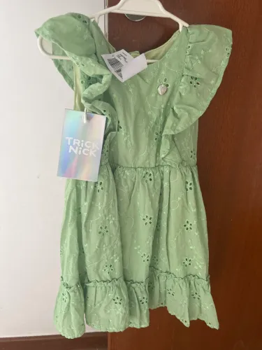 Vestido infantil em laise verde TAM 4 