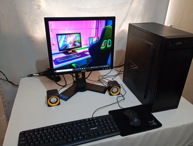 Vendo computador completo roda Roblox vários joguinhos