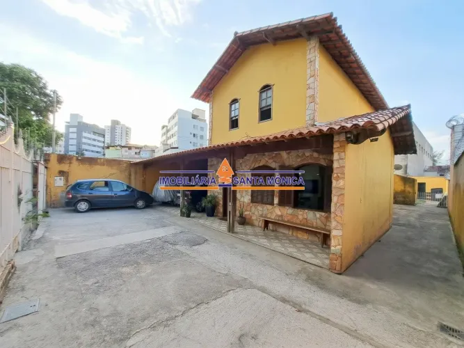 2 Casas em lote inteiro 360m² - Planalto