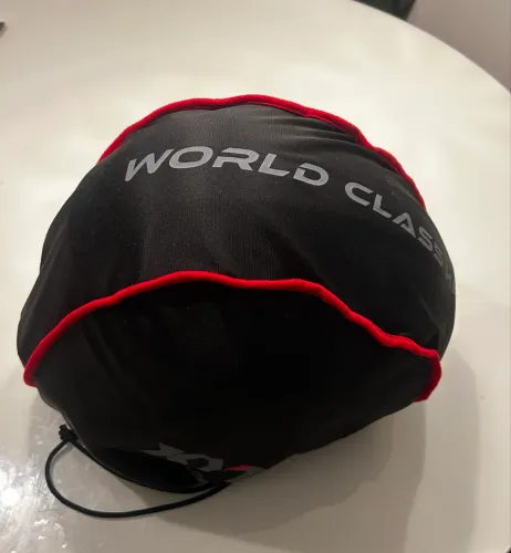 Capacete KYT tamanho 58