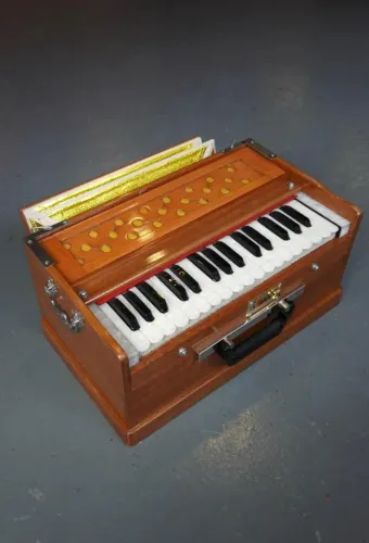 Harmonio (harmonium) Indiano De 32 Teclas Pequeno E Leve!