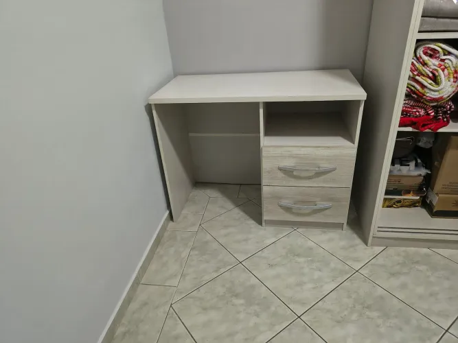 Escrivaninha em MDF 1,00 x 0,50 2 gavetas