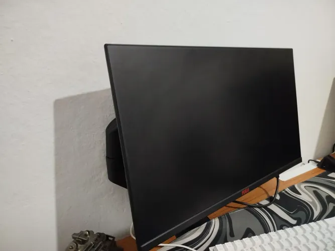 MONITOR PICHAU 100HZ EM PERFEITO ESTADO ?
