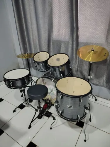 Bateria Premium com pouco uso.