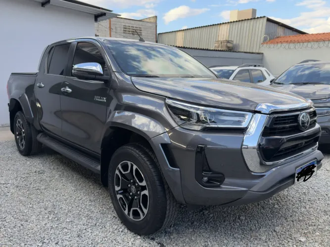 Toyota Hilux CD SRX Plus 4X4 2.8 TDI Die. Aut. 2025