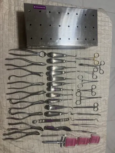Vendo Caixa de cirurgia com instrumentais completa