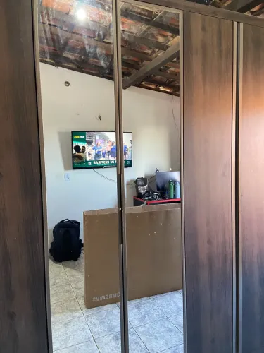 Vendo Guarda-roupa 6 portas e 6 gavetas