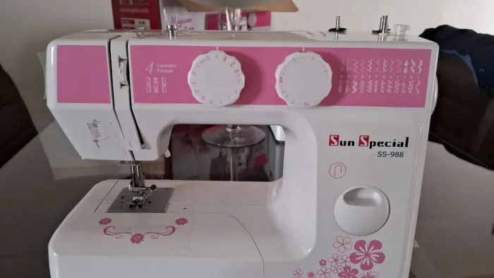 Vendo máquina de costura nova na caixa 