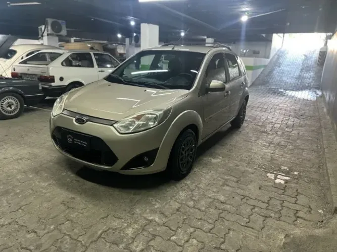 Ford Fiesta SE 1.6 8V Flex 5P 2014