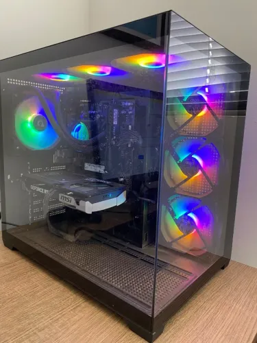 PC Gamer Pichau Abraxas V - Ryzen 5 7600X / RTX 5060 Ti 16GB / 32GB DDR5 / SSD 1TB