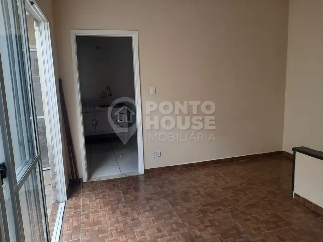 Casa + salão comercial à venda no Jardim Aeroporto, 140 m², próximo ao aeroporto