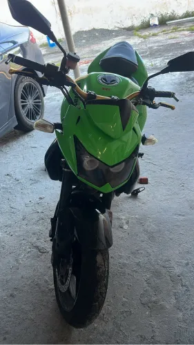 Vendo Kawasaki z750 2010 conservada!!documentacao ok