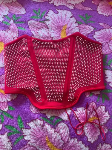 Corselet Vermelho com Pedra