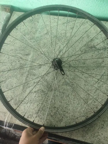 Roda dianteira aro 26 semi nova
