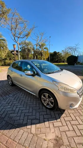 Peugeot 208 Griffe 1.6 Flex 16V 5P Aut. 2014