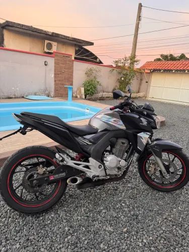 Vende-se CB TWISTER 250F