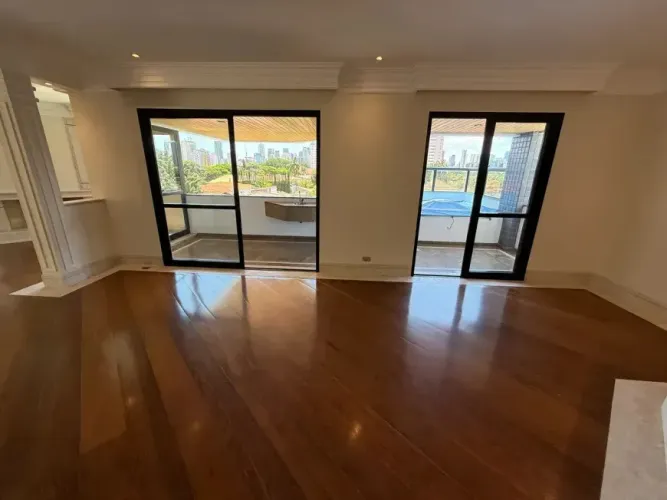 Cobertura para venda e locação em Cidade Monções com 3 quartos, sendo 3 suítes, 216m²