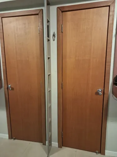 2 Porta Mdf Lisa 210x60 com caixilho e alizar 