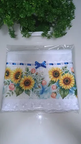 Vende-se conjunto de toalha e pano de prato decorados