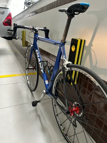 Speed Giant 9v