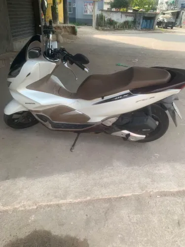 Honda PCX 2021 - Quitada / Excelente Estado