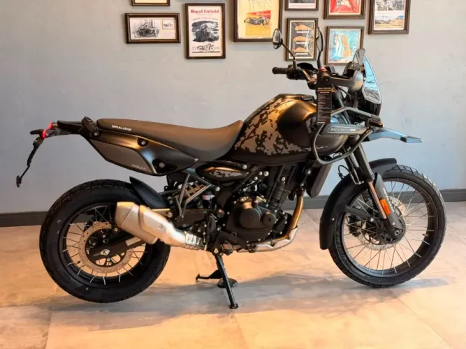 Royal Enfield Himalayan Mana Black