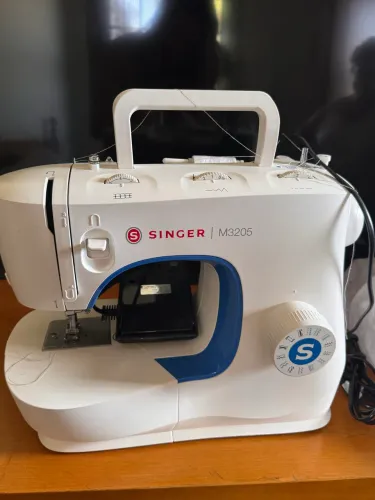 Máquina de costura Singer M3205 