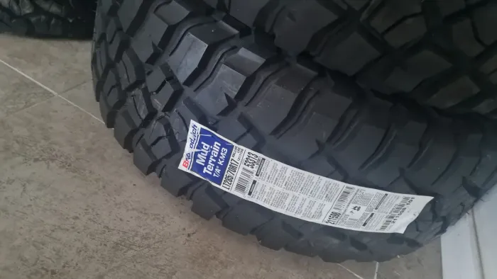 Pneu bfgoodrich 285/70r17 Mud Terrain km3