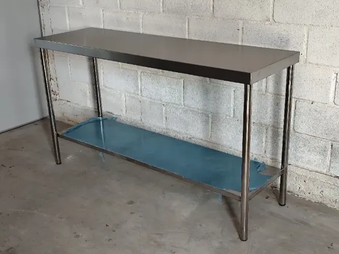 Bancada de apoio em inox com espelho traseiro, medidas 110×70×90 cm 