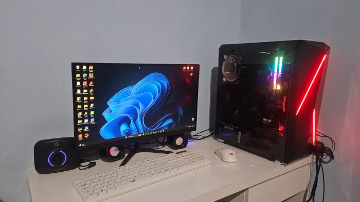 PC Gamer Ryzen 5 5600G, 32GB RAM + Monitor