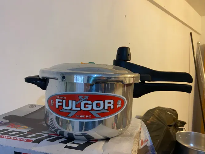 Panela de pressão 4 litros