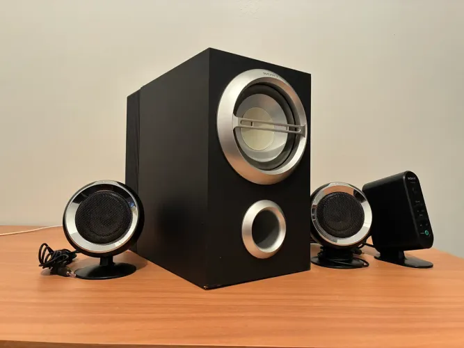 Sistema de Som 2.1 Sony SRS-D211